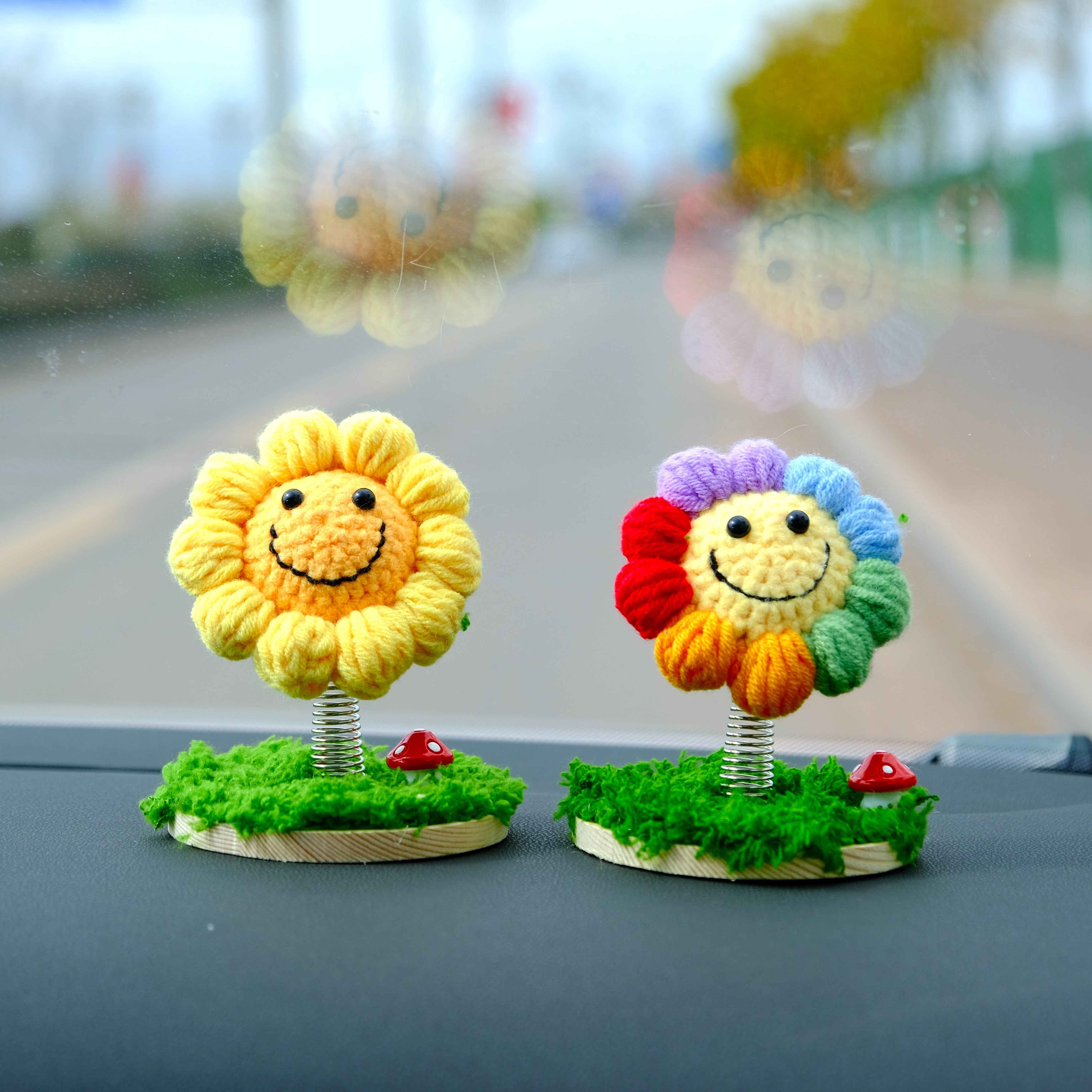 Car Dashboard Bobblehead Toy- Sunflower