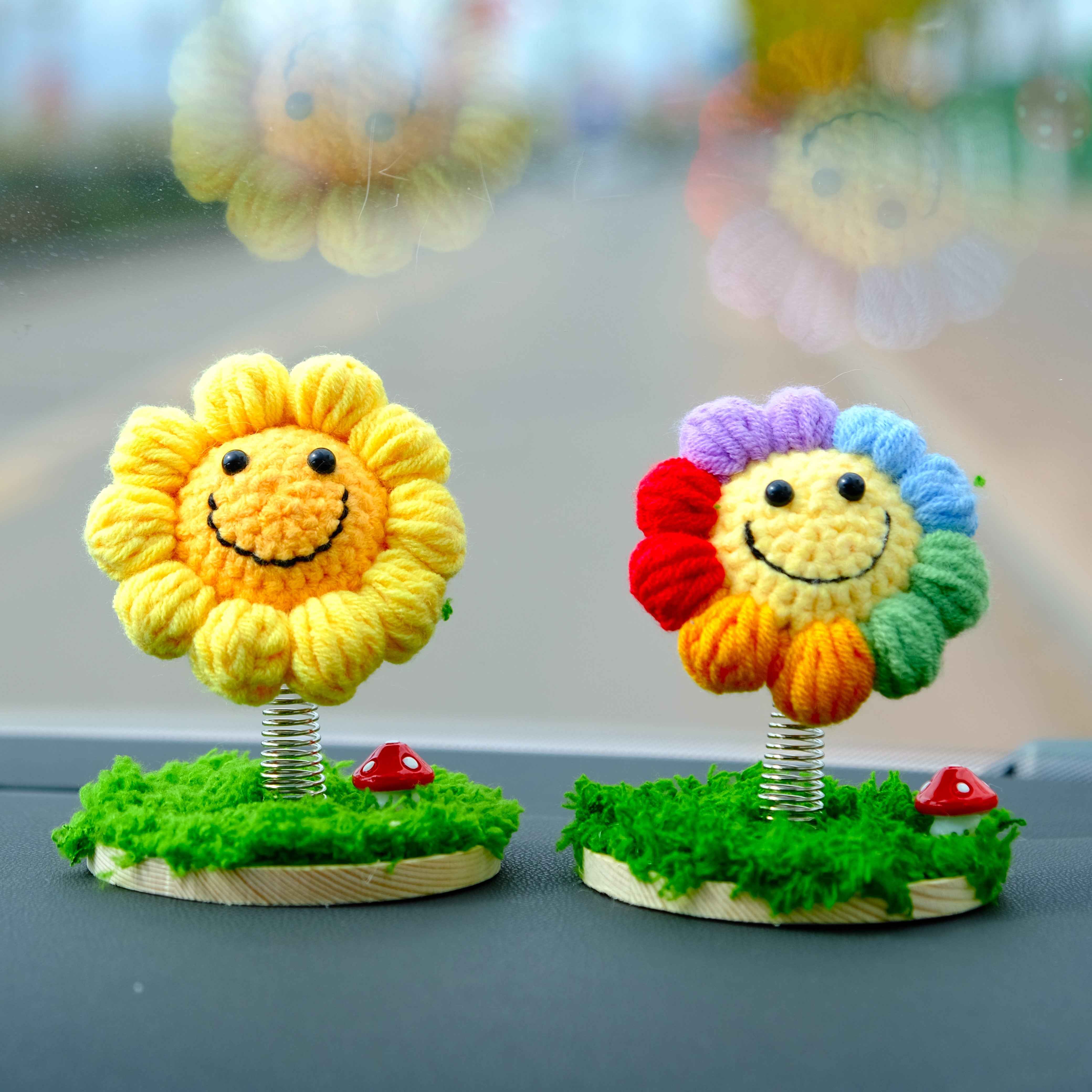 Car Dashboard Bobblehead Toy- Sunflower