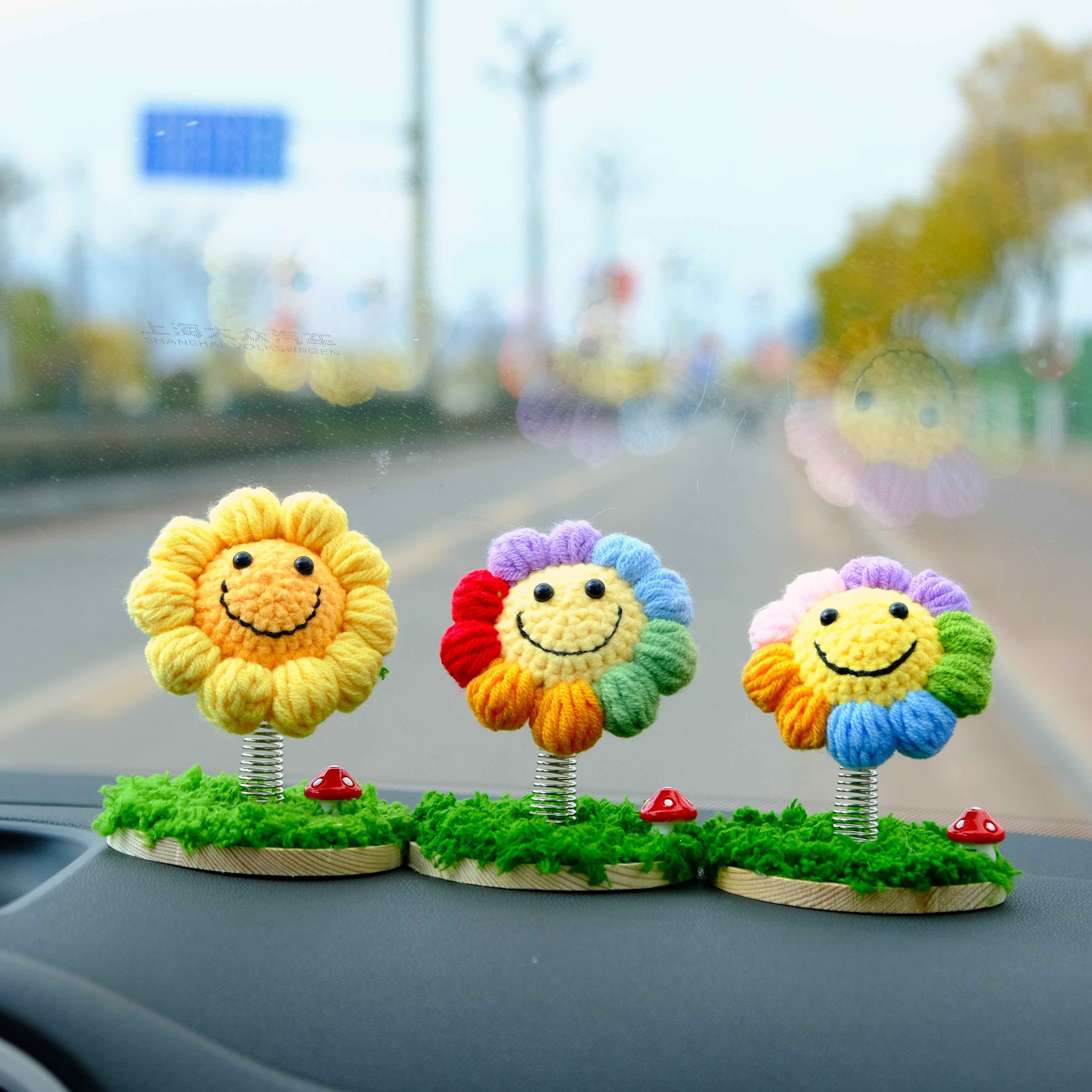 Car Dashboard Bobblehead Toy- Sunflower