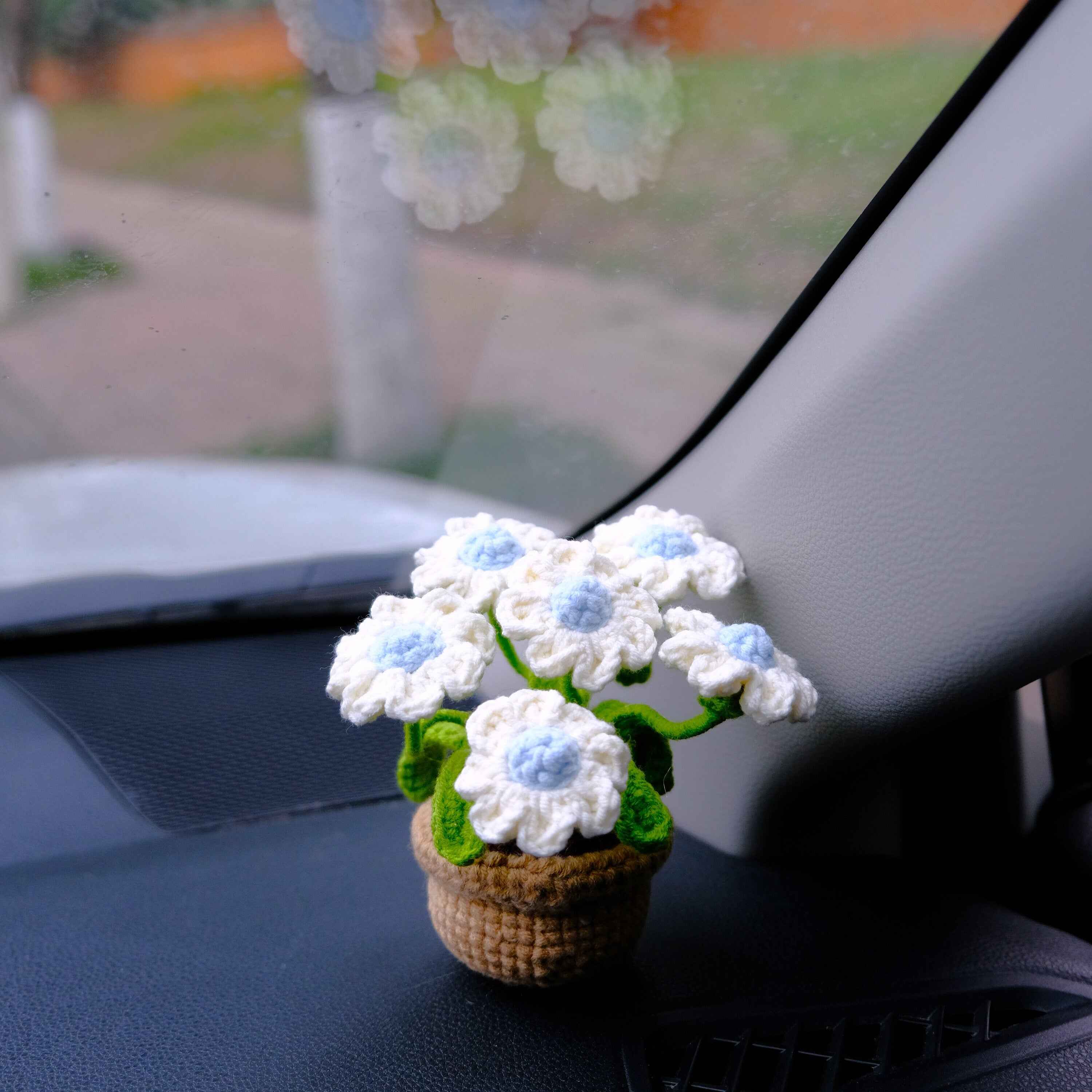 Crochet Daisy Car Accessory, White/Blue Daisy Potted Plant Car Dashboard Decor, Boho Car Interior Accessory for Women, Mothers Day Gift