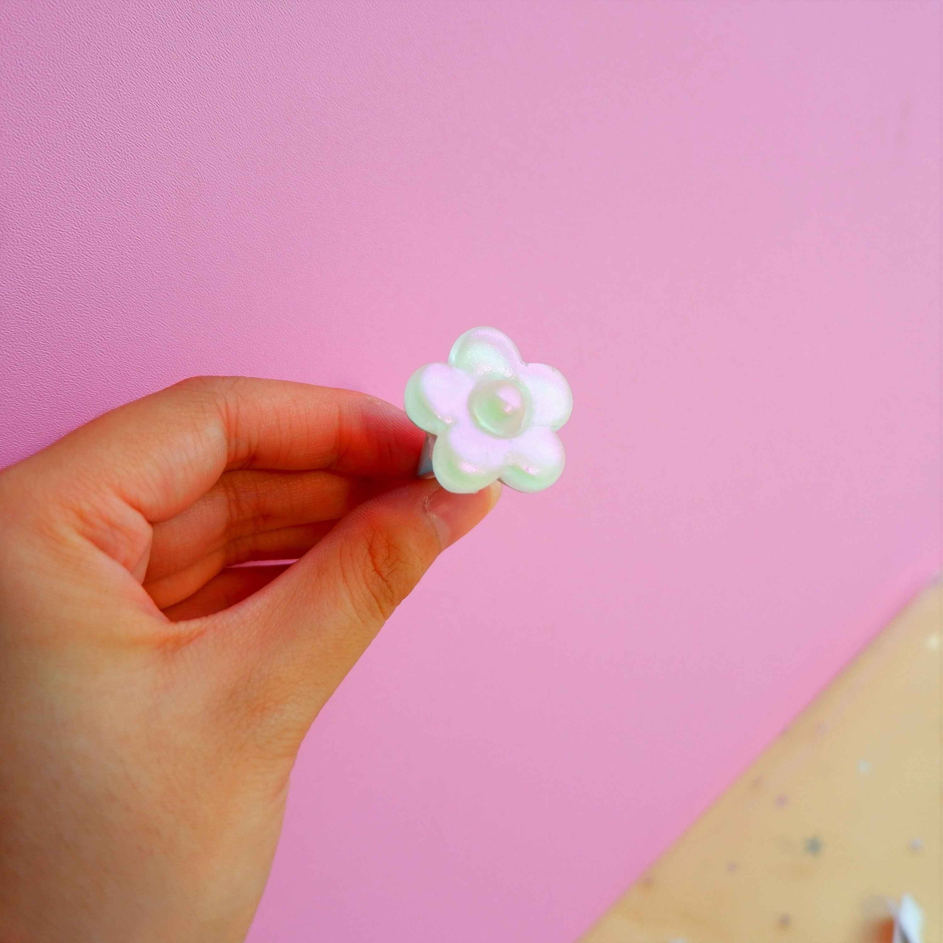 6Pcs Car Air Freshener Vent Clips- Laser Rainbow Daisy