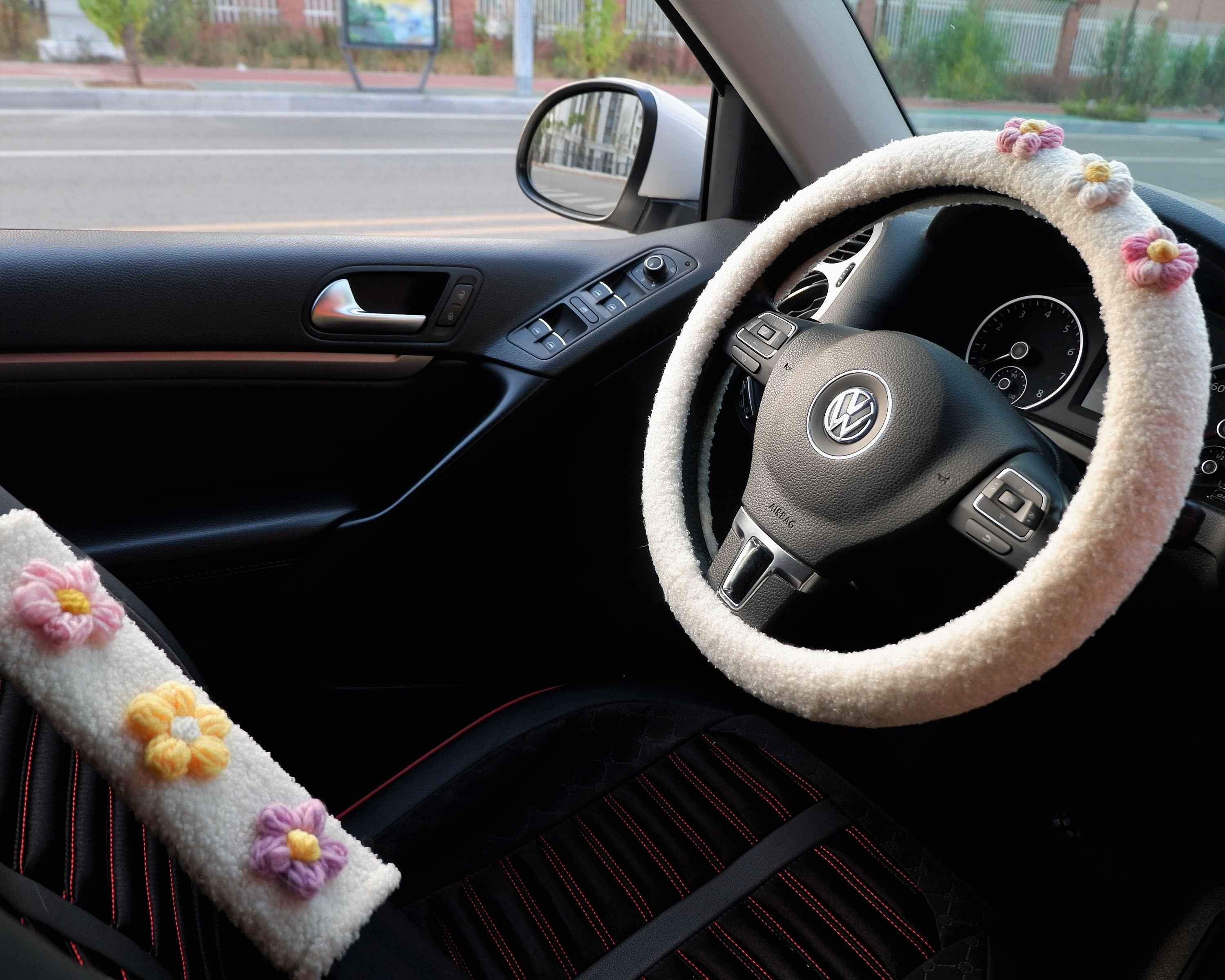 Crochet Steering Wheel Cover- Gradient Fluffy Flower