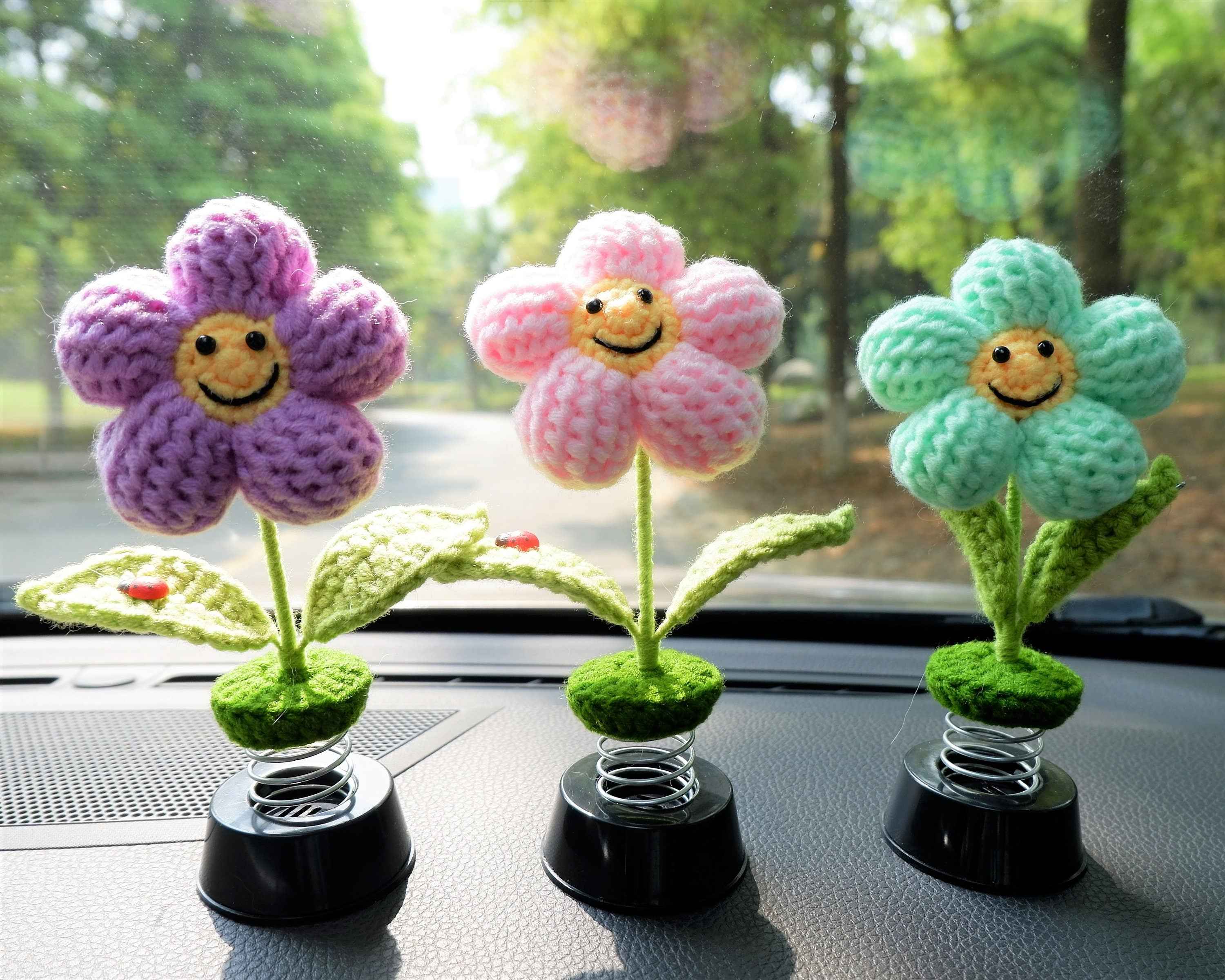 Crochet Car Dashboard Bobblehead Decor- Smiley Waffle Flower