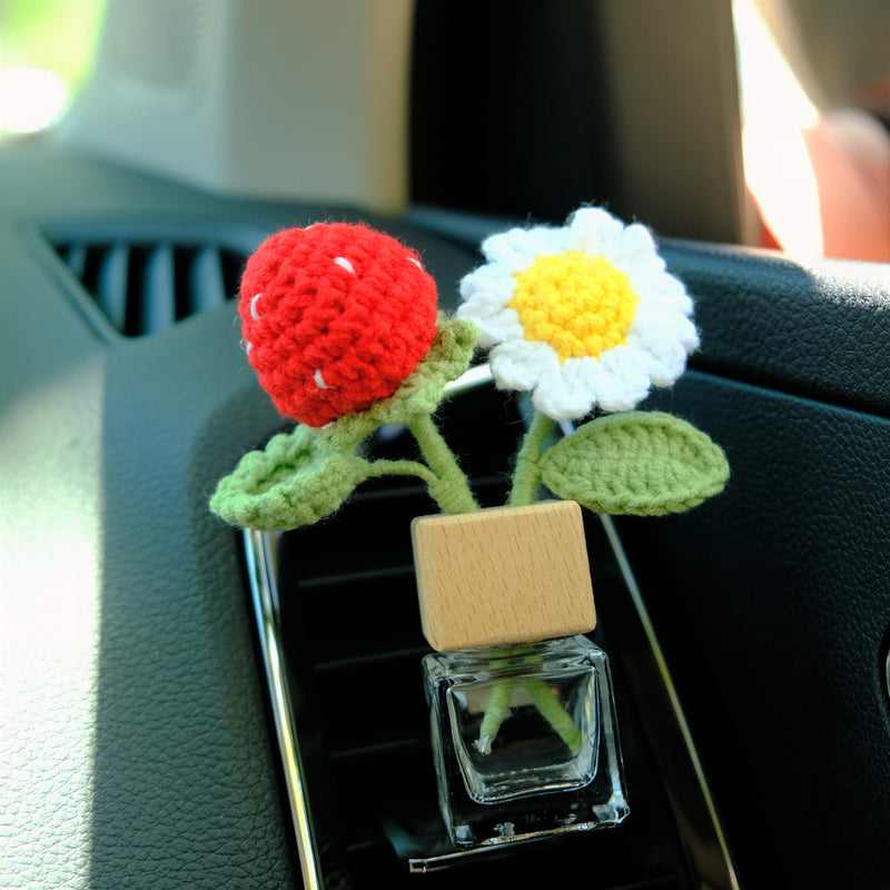 Crochet Strawberry & Daisy Car Air Freshener, Car Plant Vent Clip, Flower Car Diffuser Bottle, Cute Car Accessory for Women, Gift for Her