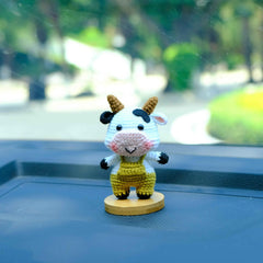 Crochet Smiley Cow Car Dashboard Decor, Chunky Overalls Cow Car Accessory, Cute Interior Car Accessory for Women/Teens/Men, Gifts for Couple
