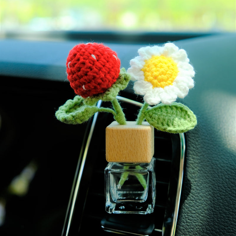 Crochet Strawberry & Daisy Car Air Freshener, Car Plant Vent Clip, Flower Car Diffuser Bottle, Cute Car Accessory for Women, Gift for Her