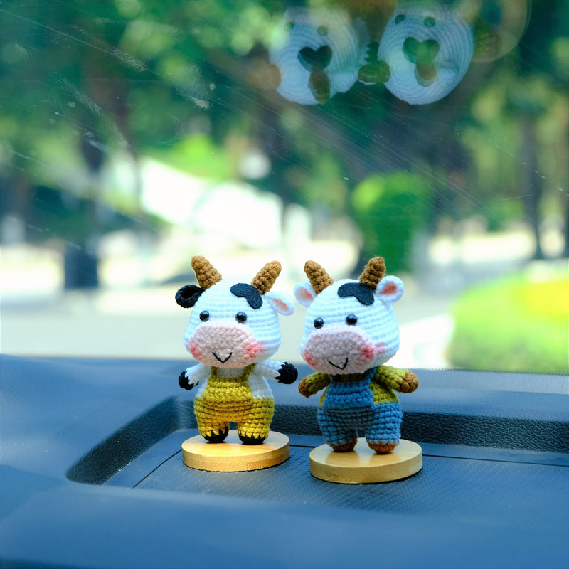 Crochet Smiley Cow Car Dashboard Decor, Chunky Overalls Cow Car Accessory, Cute Interior Car Accessory for Women/Teens/Men, Gifts for Couple