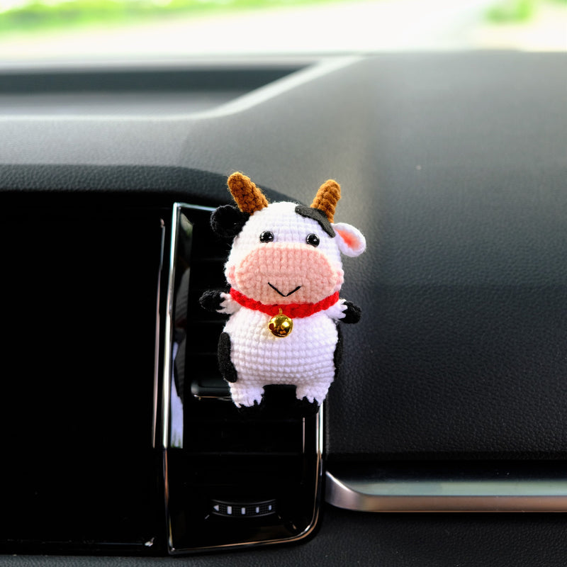 Crochet Cow Car Vent Clip Air Freshener, Kawaii Chunky Cow Car Vent Clip, Anime Car Accessories for Women, Cute Car Accessories Interior