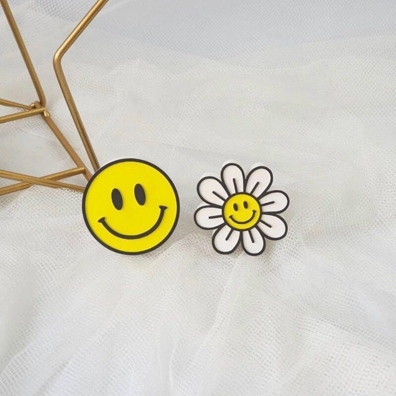 Car Vent Clips- Smiley Face & Daisy