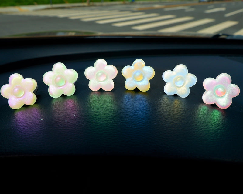 6Pcs Car Air Freshener Vent Clips, Laser Rainbow Daisy Car Decor, Cute Car Accessories for Women, Gradient Pastel Daisy Car Vent Decor