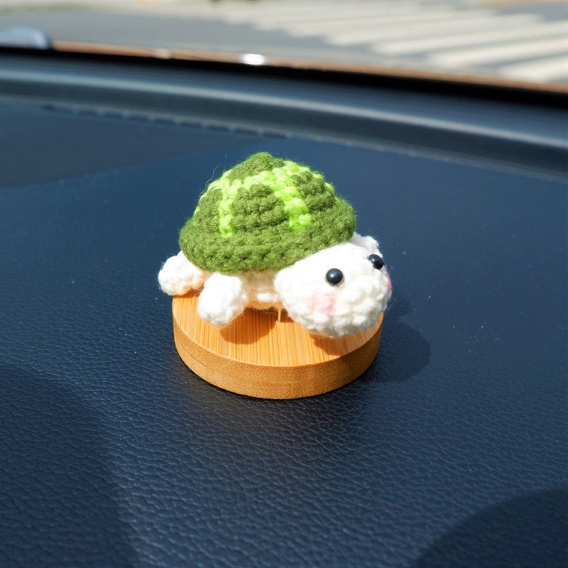 Cute Car Dashboard Decor, Crochet Sea Turtle Car Accessories for Teens/Women, Kawaii Car Interior Decoration, Mini Car Accessories