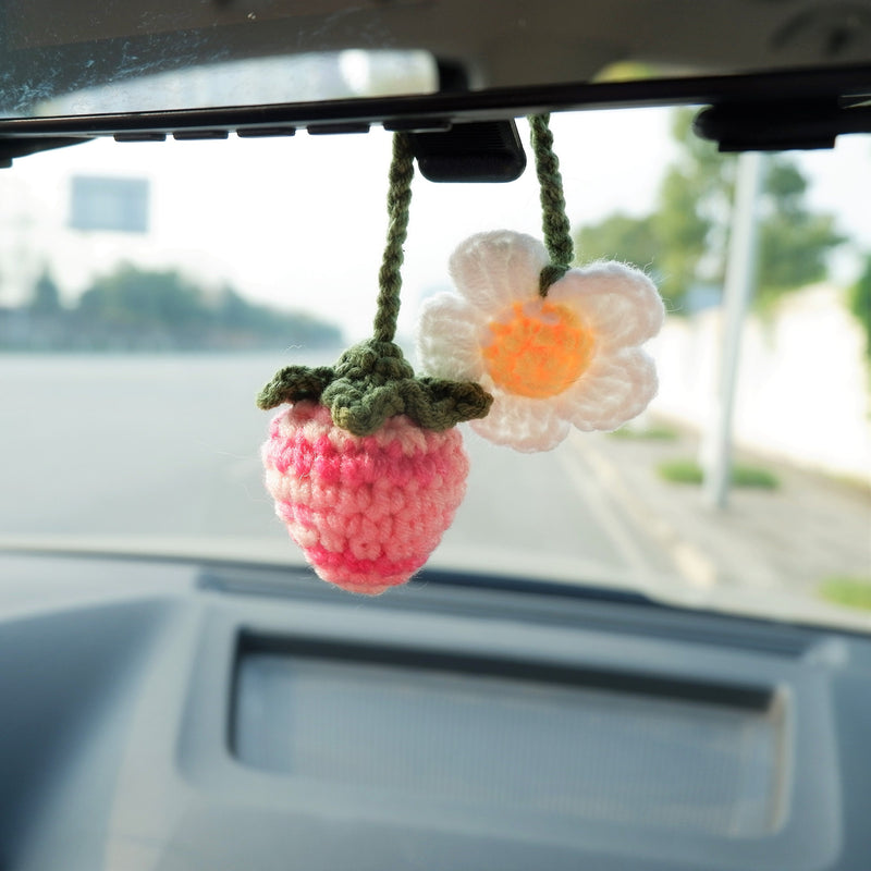 Crochet Strawberry & Daisy Car Hanging Accessories, Kawaii Gradient Strawberry Car Mirror Hanging Accessory for Women, Car Interior Decor