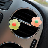 4pcs Car Vent Clips, Resin Daisy Car Accessory, Matte Flower Car Air Vent Clip, Cute Car Accessory for Women, Flower Magnets for Car/Fridge