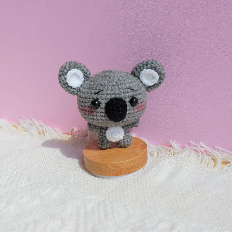 Cute Koala Car Dashboard Decor, Crochet Animal Car Accessories for Teens/Women, Kawaii Car Interior Decoration, Mini Car Accessories