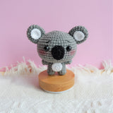 Cute Koala Car Dashboard Decor, Crochet Animal Car Accessories for Teens/Women, Kawaii Car Interior Decoration, Mini Car Accessories