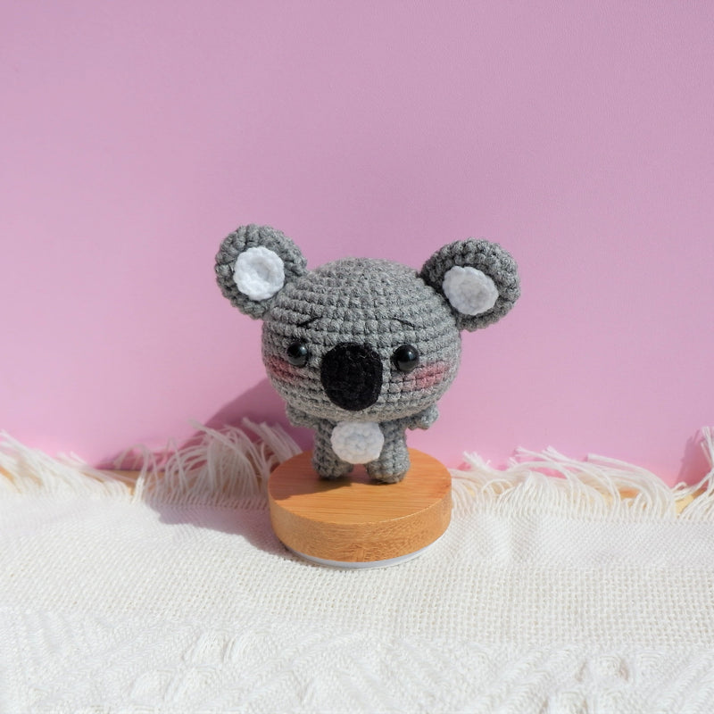 Cute Koala Car Dashboard Decor, Crochet Animal Car Accessories for Teens/Women, Kawaii Car Interior Decoration, Mini Car Accessories